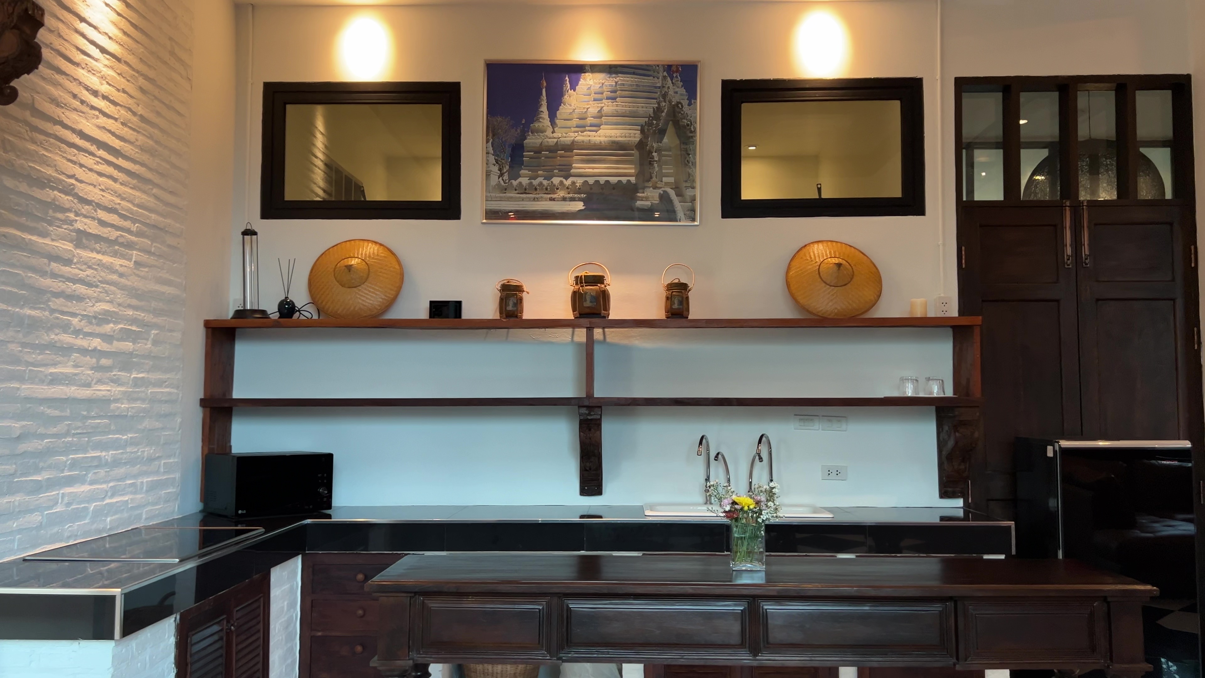 The Lanna Lounge - Image 2